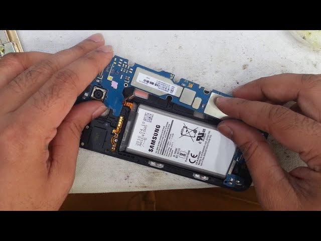 Samsung A6 смяна на захранваща букса